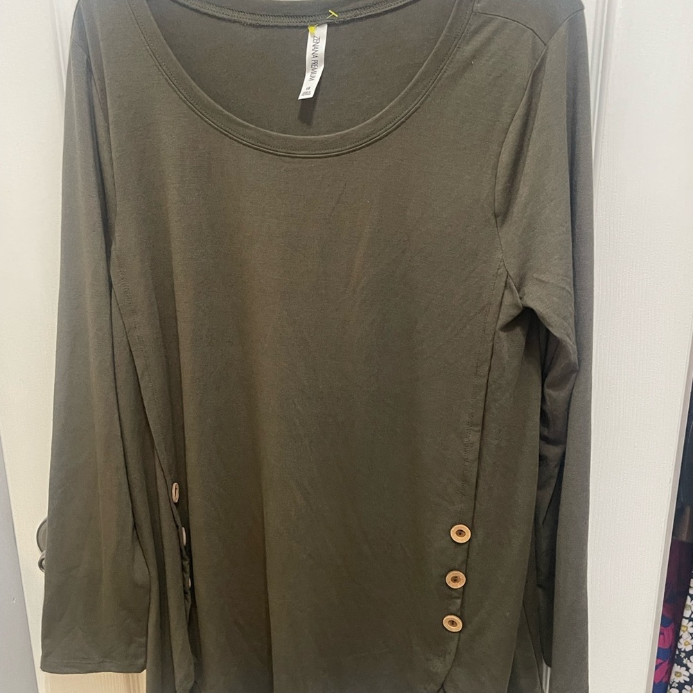 Zenana Outfitters Green Buttoned Blouse - Picture 11 of 11